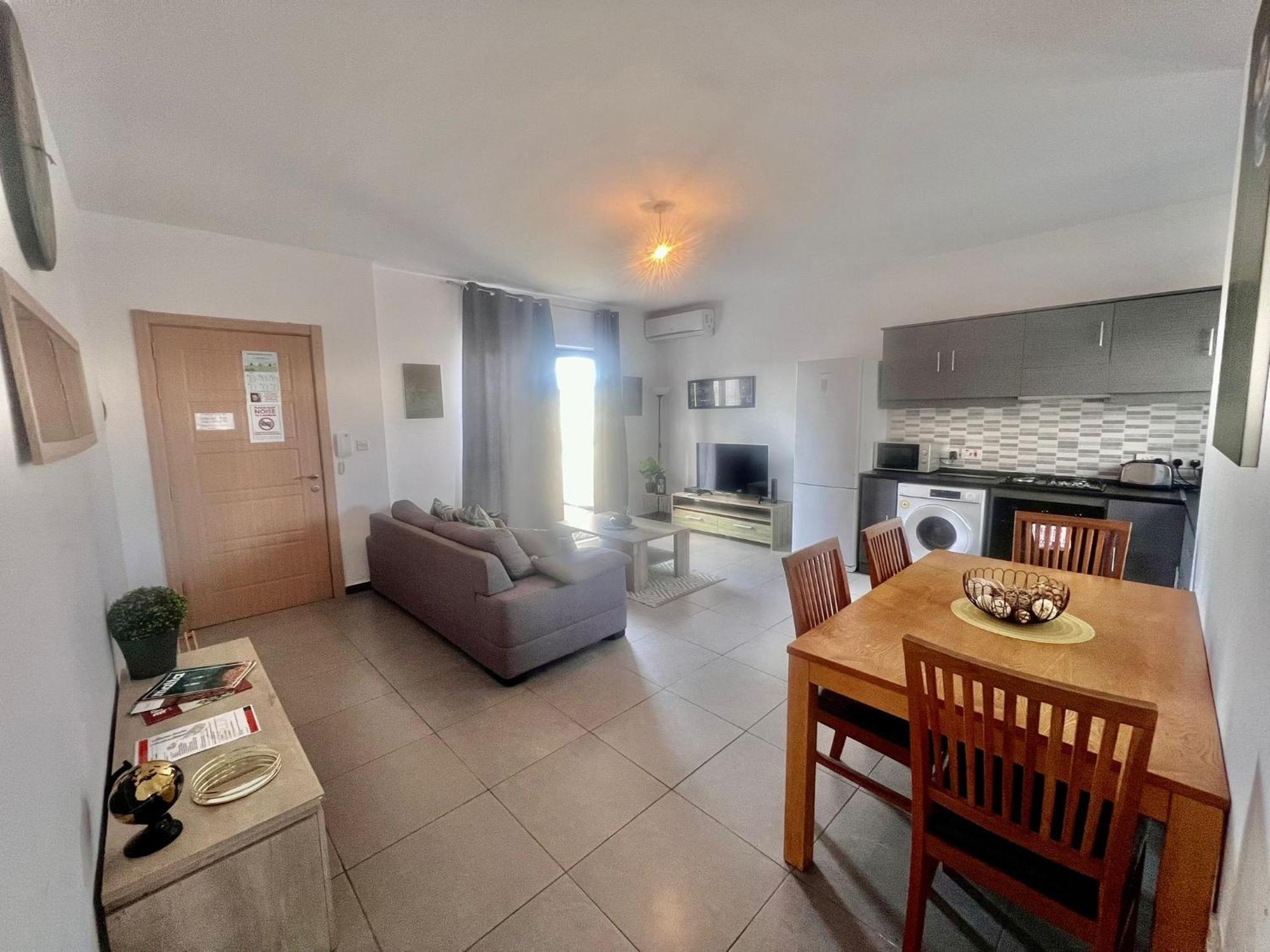 83/3-Lovely 1 Bedroom Penthouse Birkirkara Eksteriør billede
