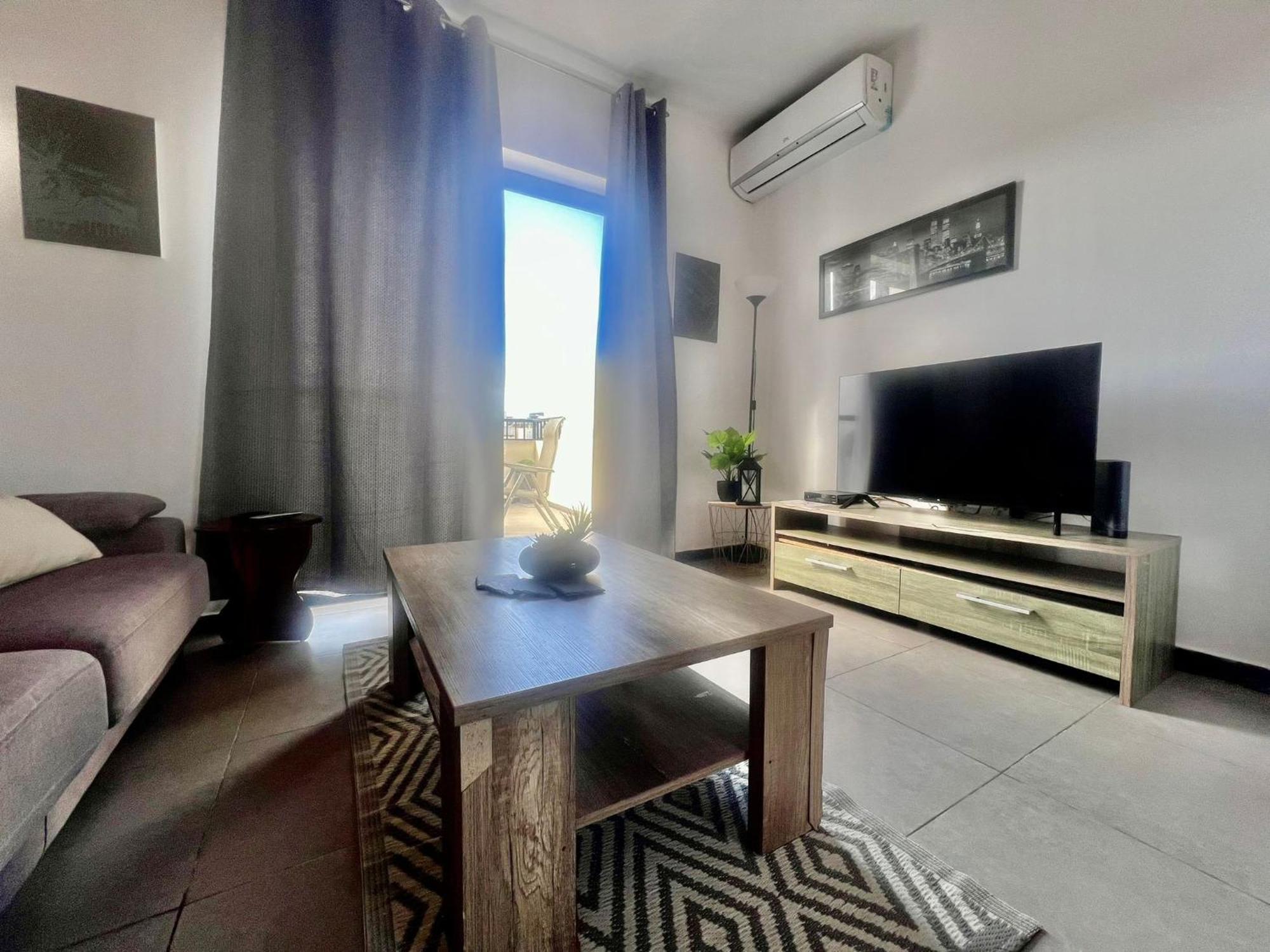 83/3-Lovely 1 Bedroom Penthouse Birkirkara Eksteriør billede