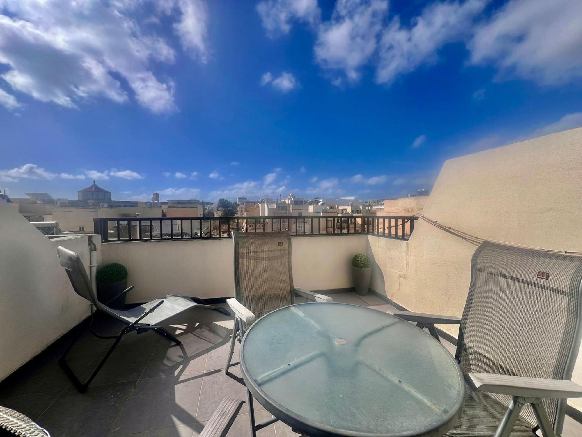 83/3-Lovely 1 Bedroom Penthouse Birkirkara Eksteriør billede