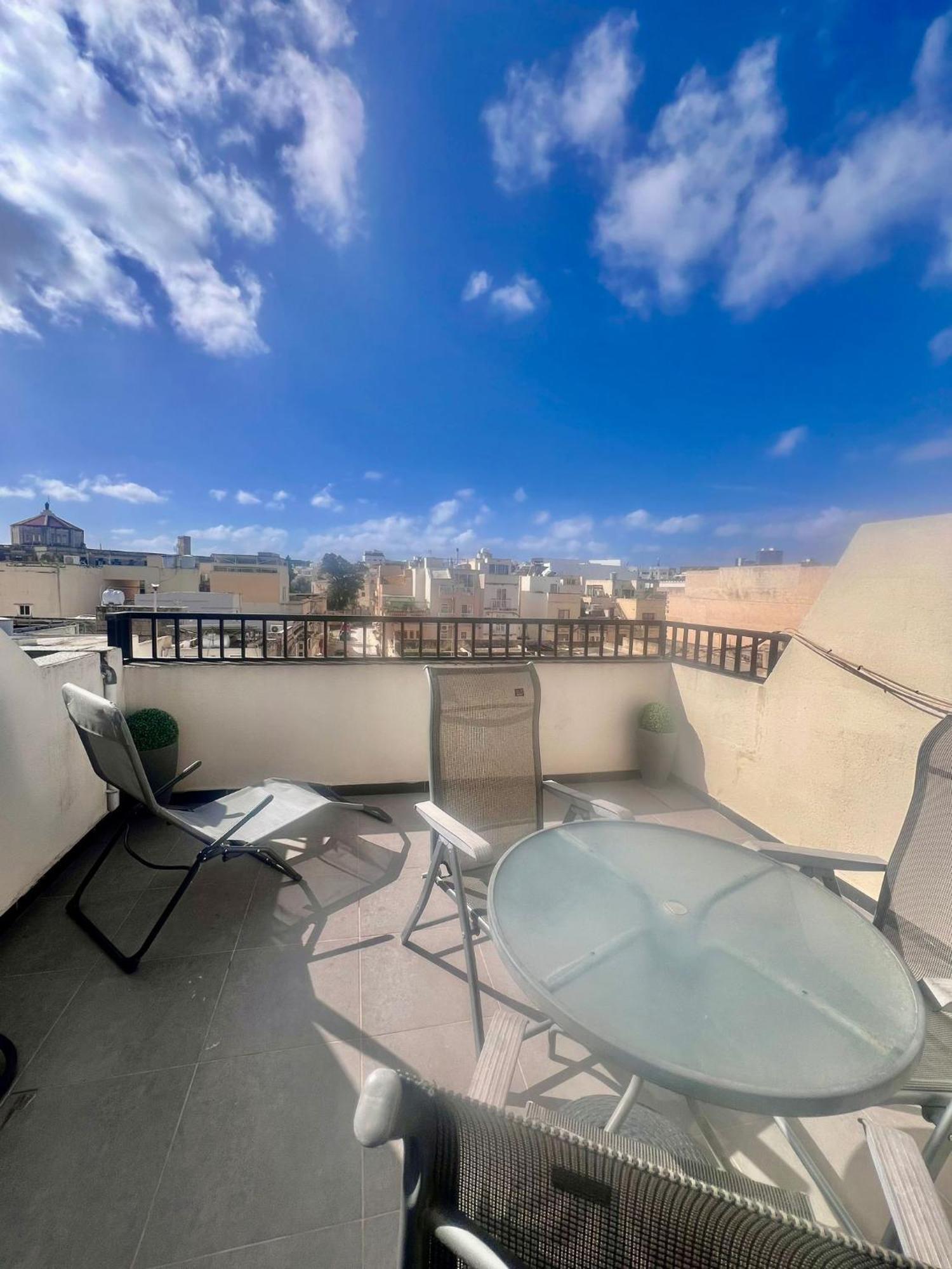 83/3-Lovely 1 Bedroom Penthouse Birkirkara Eksteriør billede