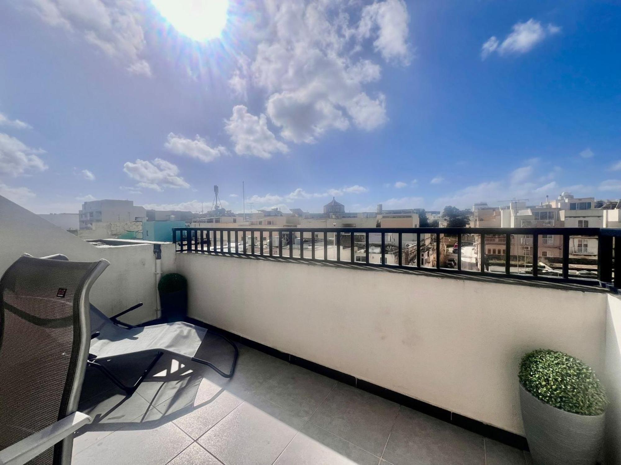 83/3-Lovely 1 Bedroom Penthouse Birkirkara Eksteriør billede